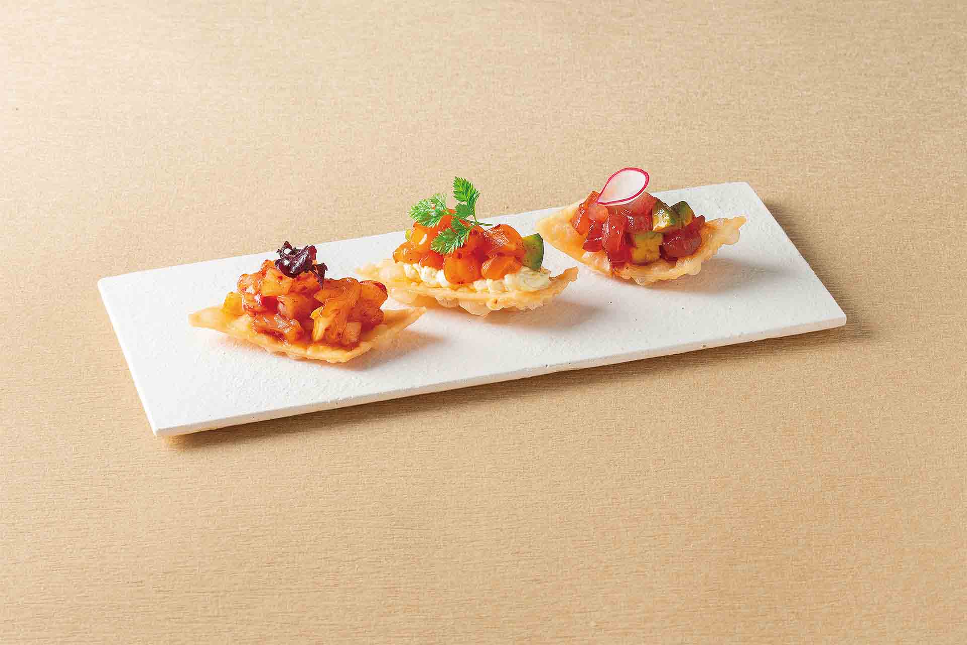 逸品_鮮魚のユッケクラッカー