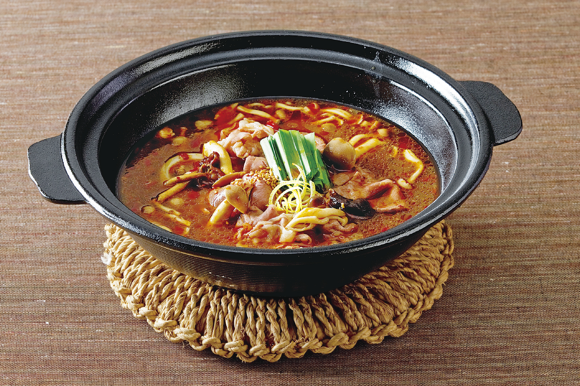 関東_牛しゃぶ石焼き火鍋のおうどん