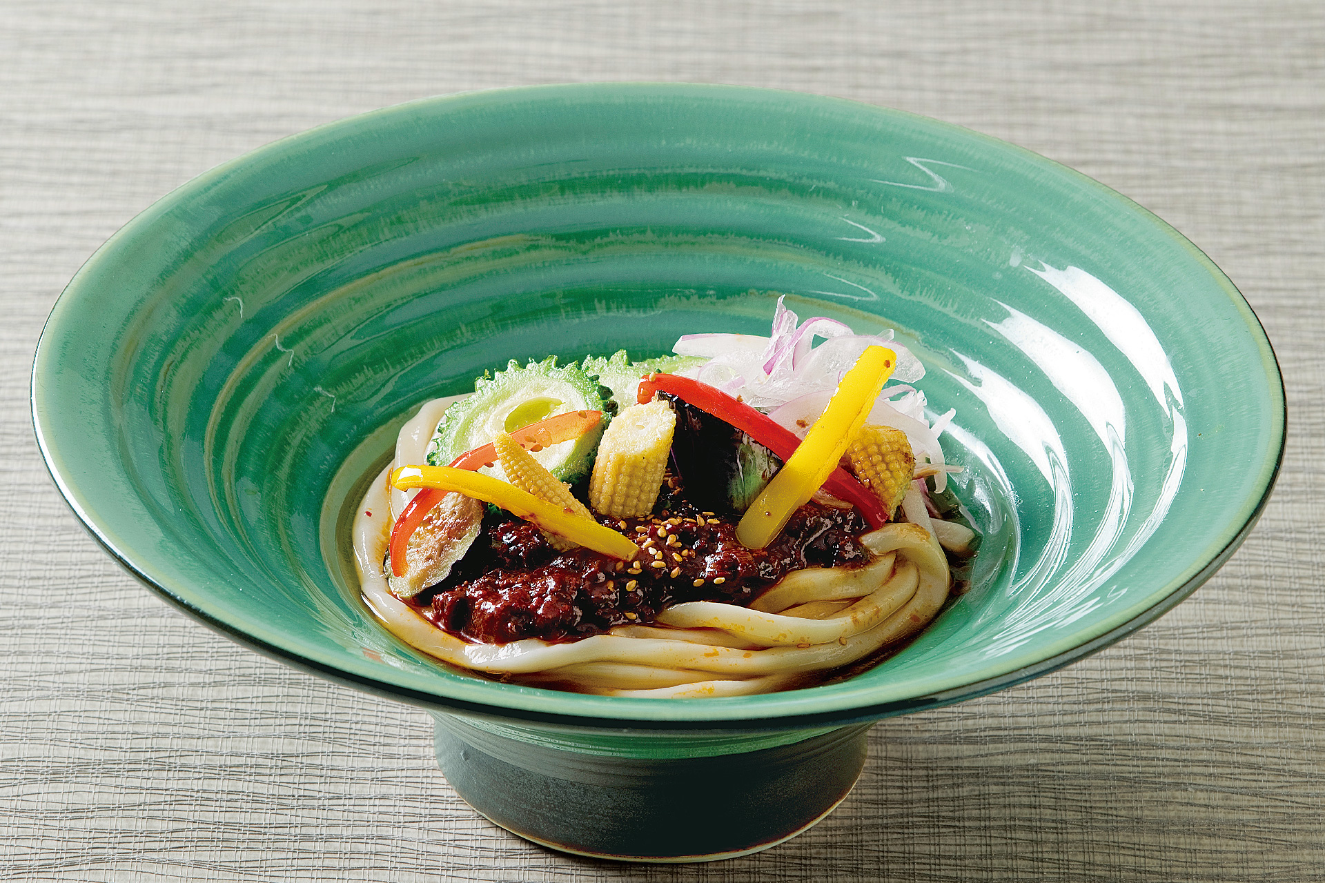 彩り夏野菜と肉味噌のおうどん						