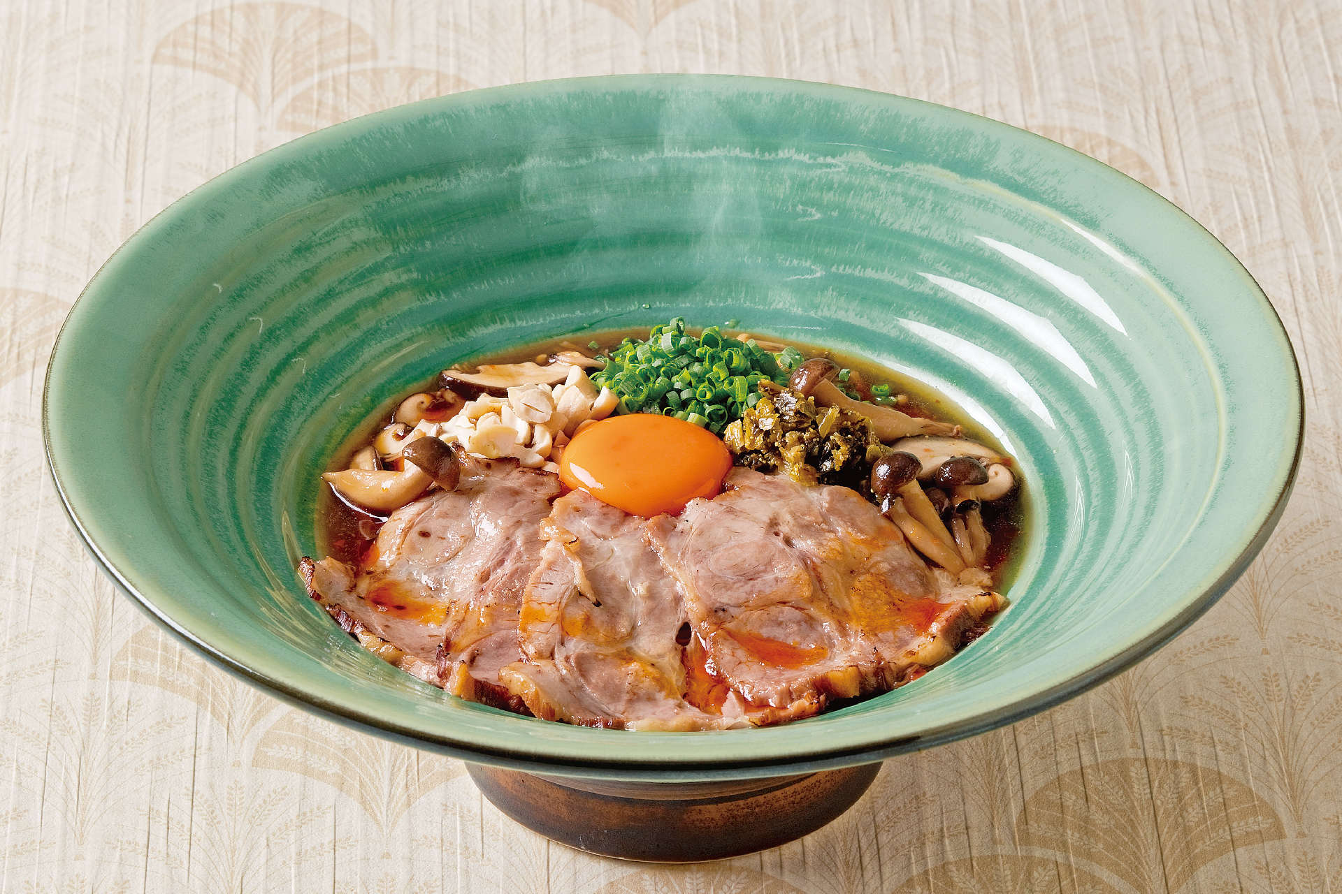 秋茸と釜玉バターのおうどん