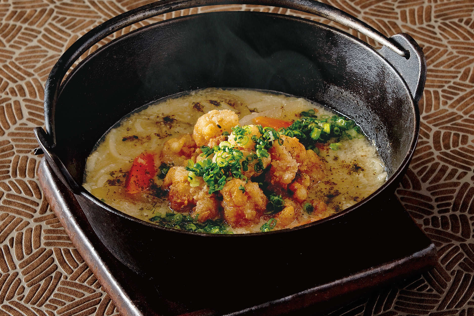 25冬_うどん_牛もつ竜田揚げ 玄米酒粕仕立てのおうどん