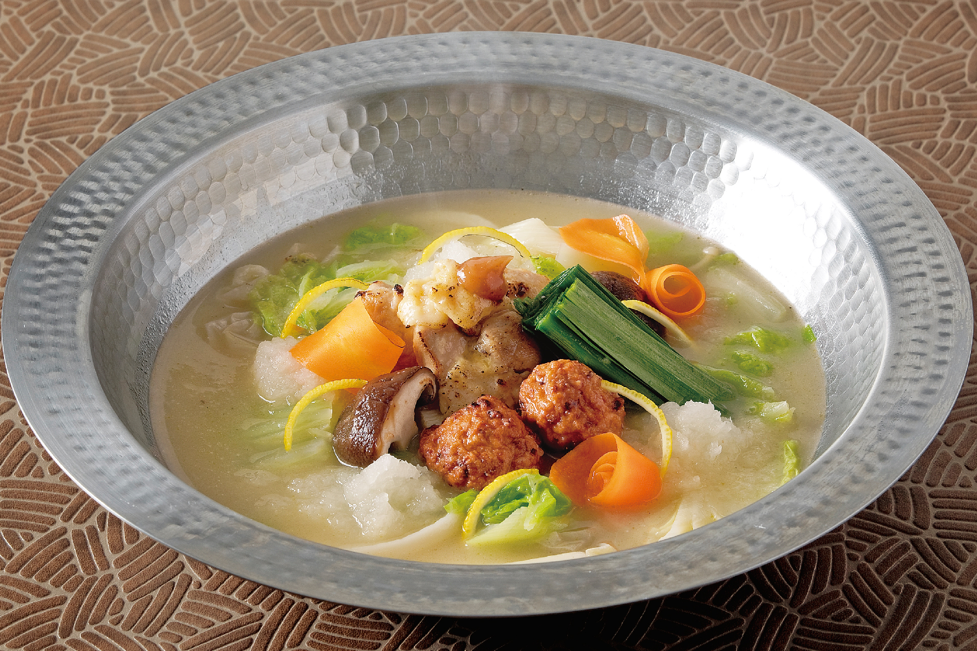 炭火焼き鶏 雪見鍋のおうどん