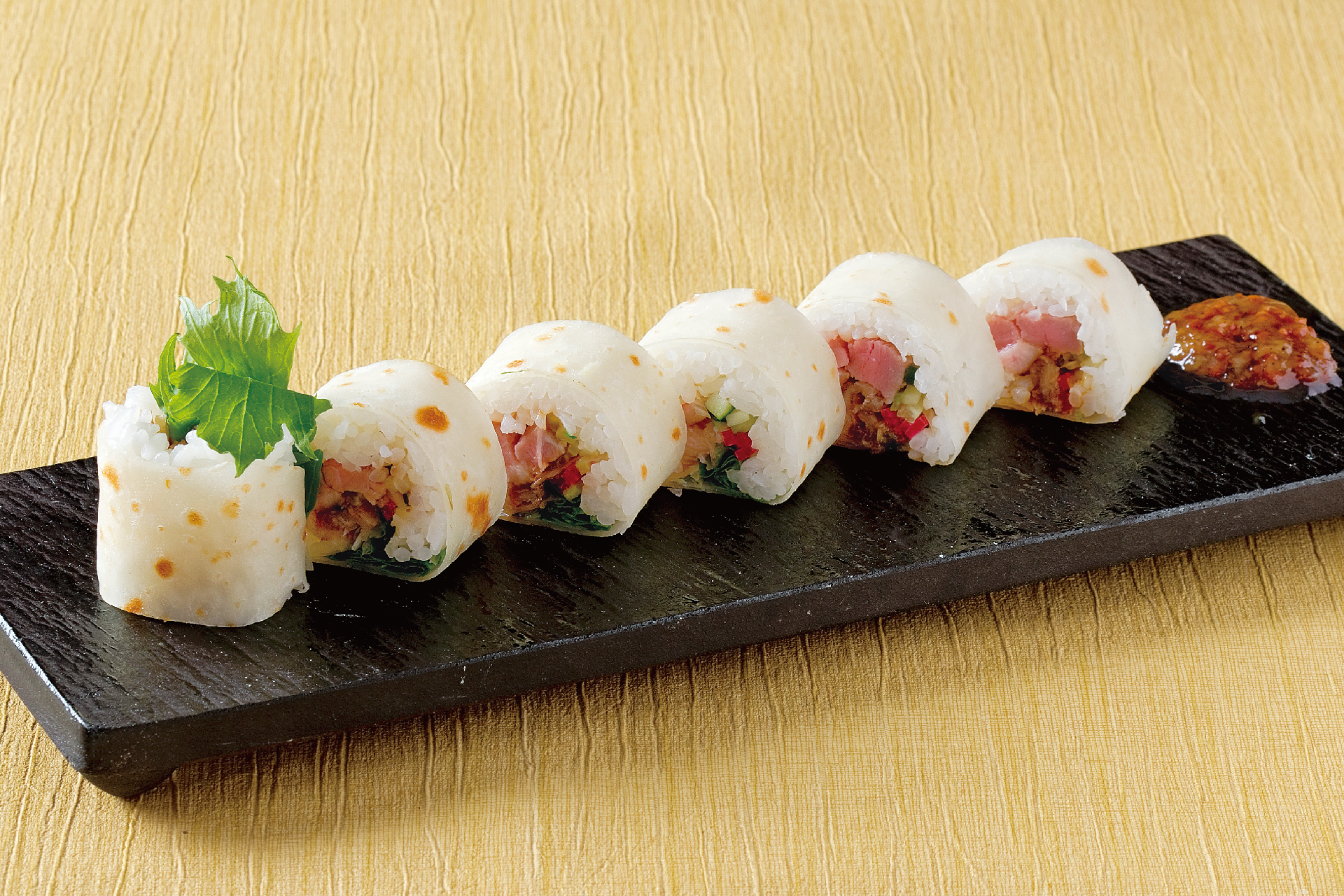 鴨と香味野菜のロール寿司