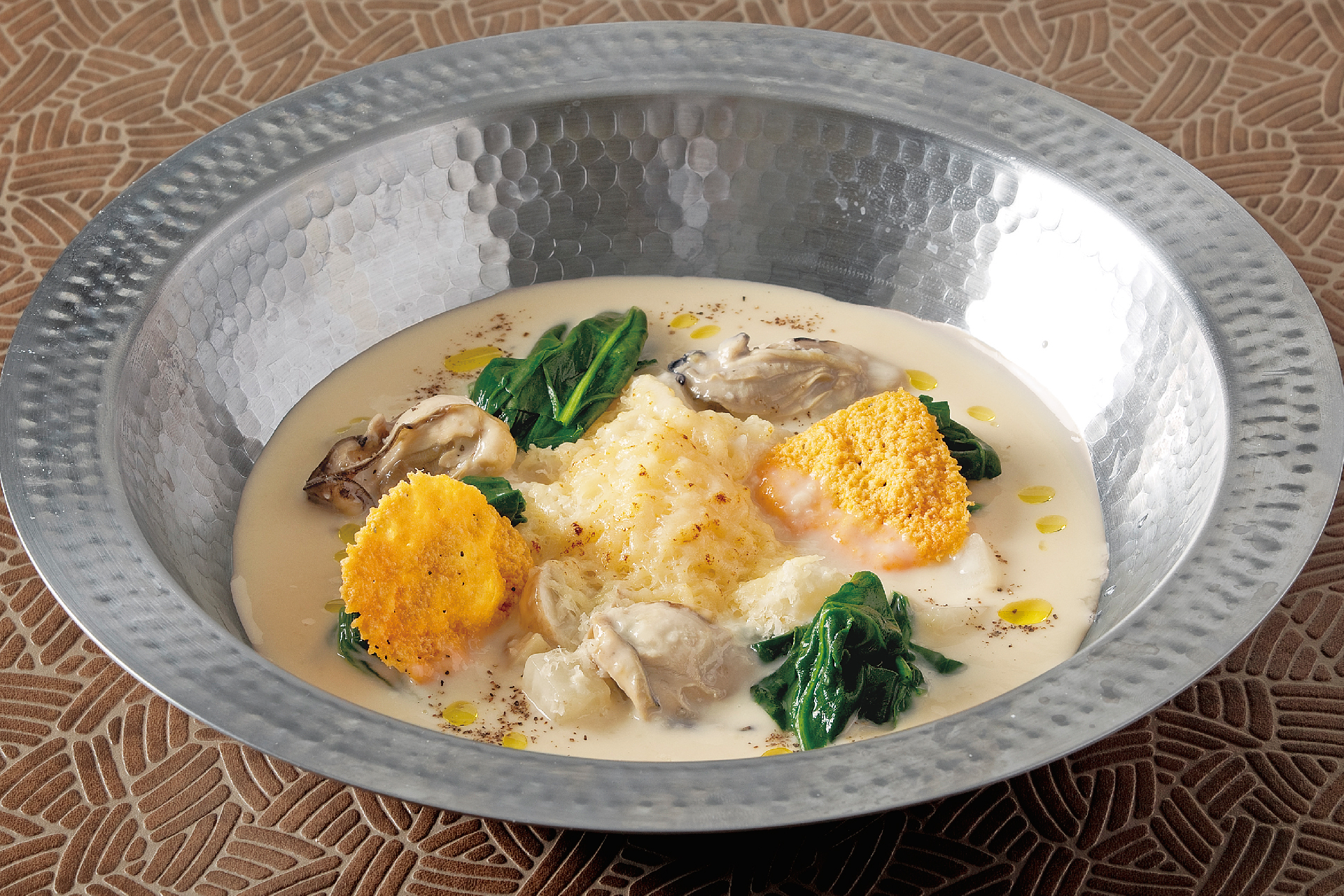 25冬_うどん_チーズたっぷり 牡蠣チャウダーのおうどん