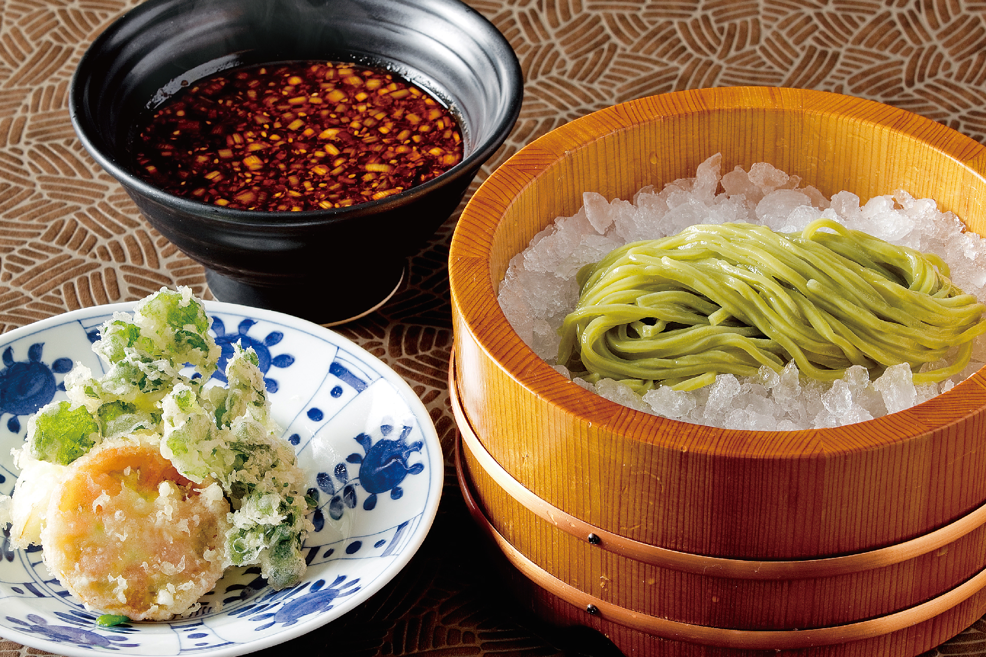25冬_うどん_自家製モリンガ麺 野菜天扶良のおうどん