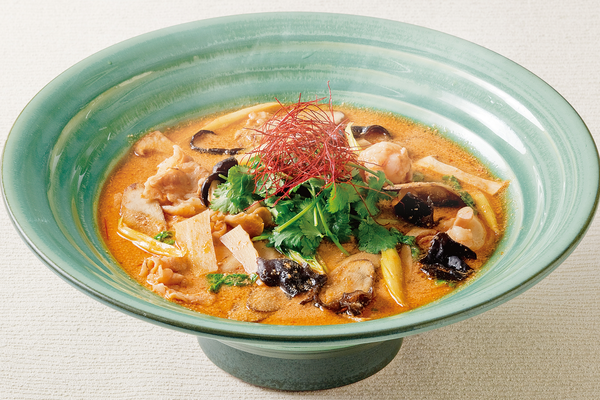 ホルモンと春野菜のおうどん