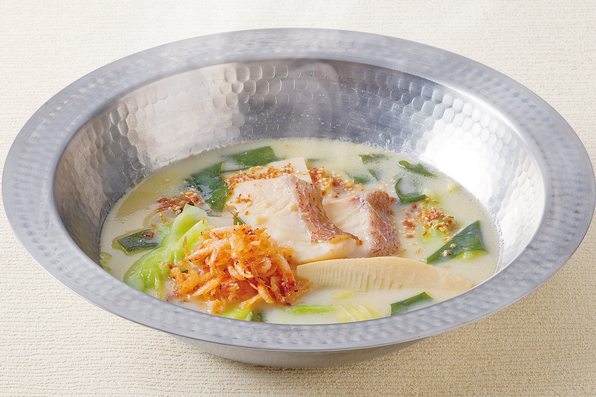 桜鯛 鶏白湯鍋のおうどん