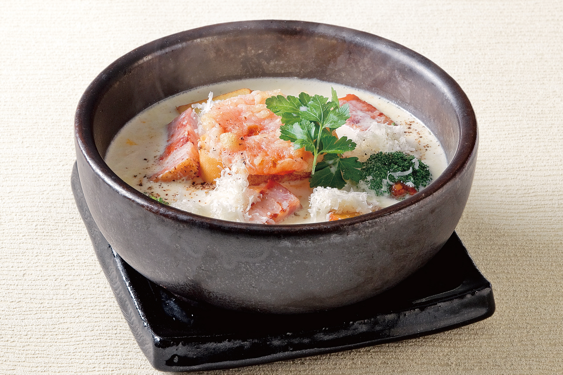 web_とろけるチーズ 石焼きトマトクリームのおうどん