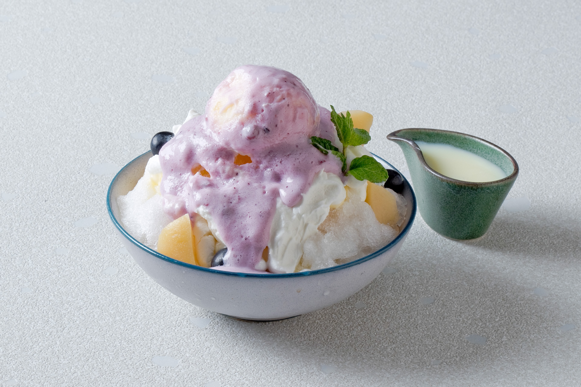 かき氷_ブルーベリーヨーグルト
