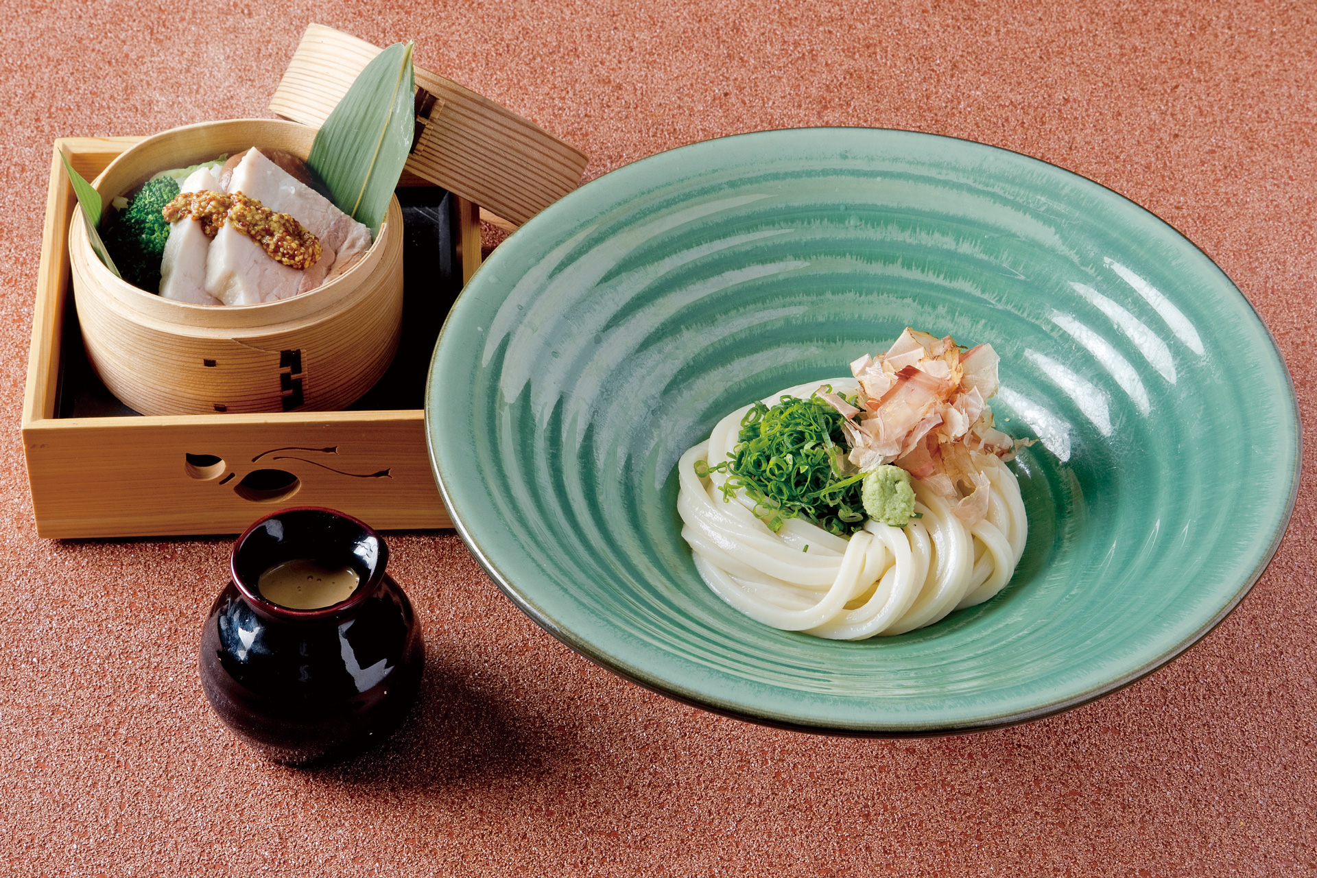 柔らか豚とお野菜の蒸籠蒸しおうどん